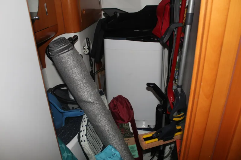 Slide: The Image of Lagoon 43 Power Cat 2004 - 5958251