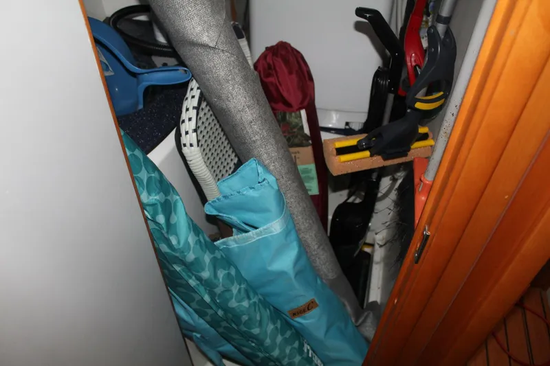 Slide: The Image of Lagoon 43 Power Cat 2004 - 5958253