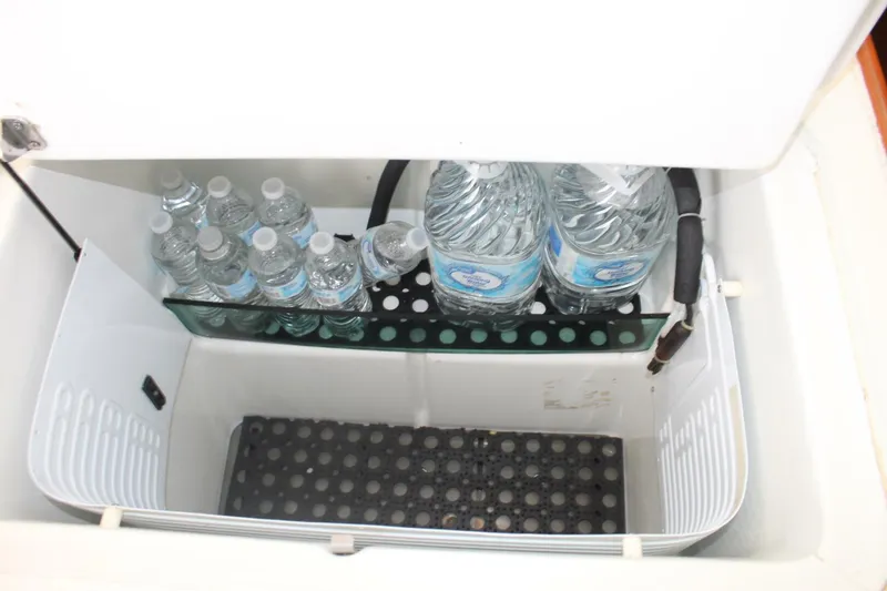 Slide: The Image of Lagoon 43 Power Cat 2004 - 5958168