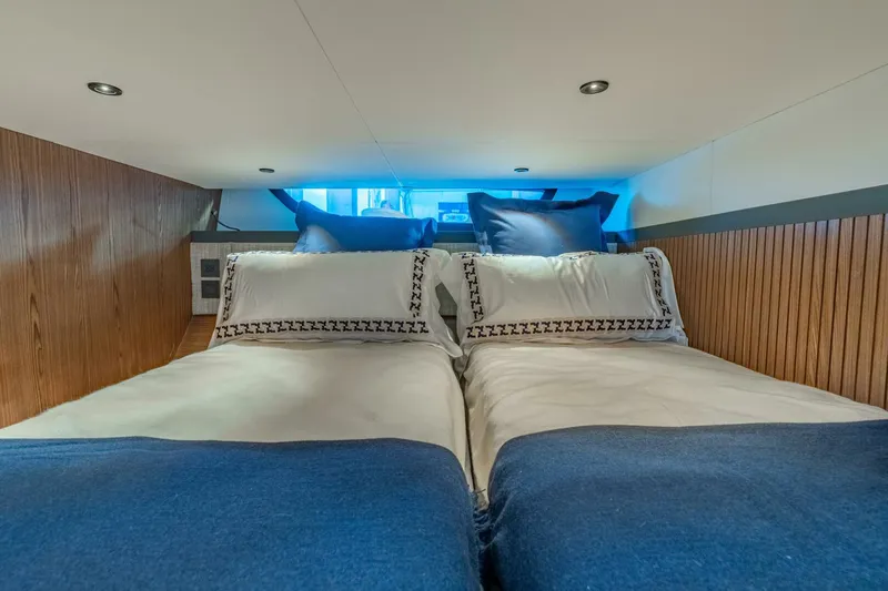 Slide: The Image of ECLIPSE 505 Shadow -  2025 ECLIPSE 505 Shadow  - 5959015