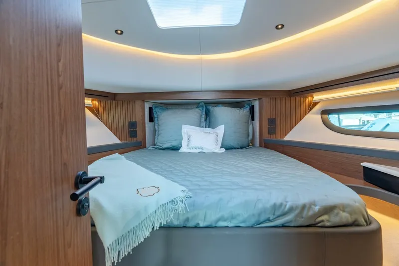 Slide: The Image of ECLIPSE 505 Shadow -  2025 ECLIPSE 505 Shadow  - 5959011