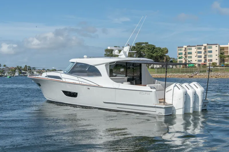 Slide: The Image of ECLIPSE 505 Shadow -  2025 ECLIPSE 505 Shadow - 5959114