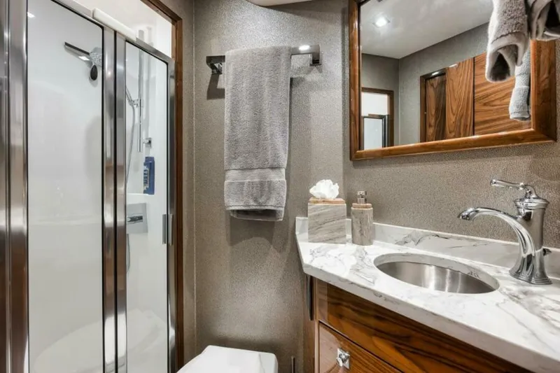 Slide: The Image of Viking 72 Skybridge - Chelsea -Head 2024 Viking 72 Skybridge Chelsea - 5959052