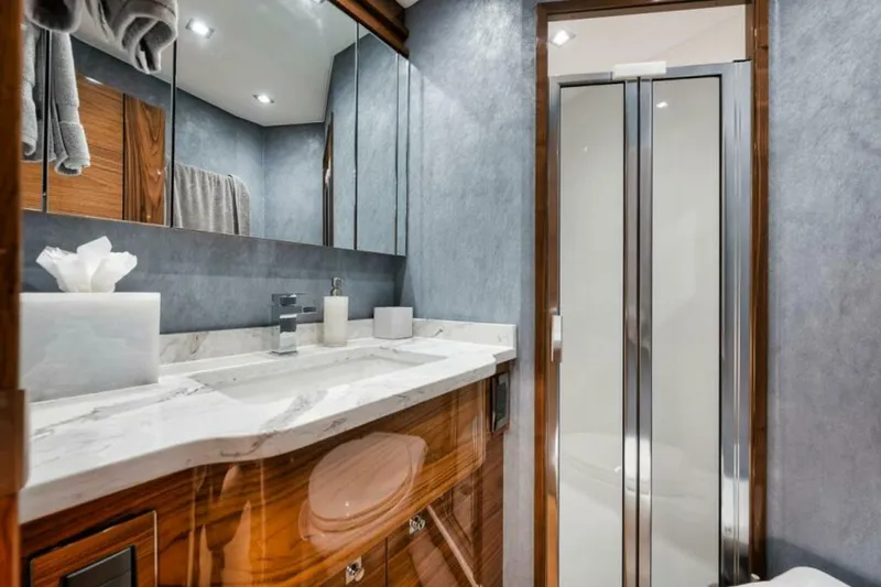 Slide: The Image of Viking 72 Skybridge - Chelsea -Head 2024 Viking 72 Skybridge Chelsea - 5959053