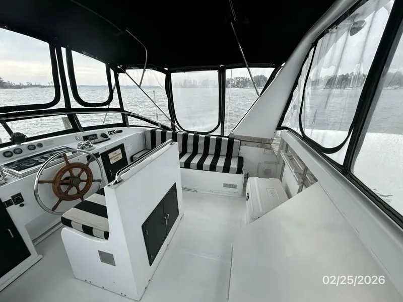 Slide: The Image of 42' Jefferson flybridge starboard - 5959169
