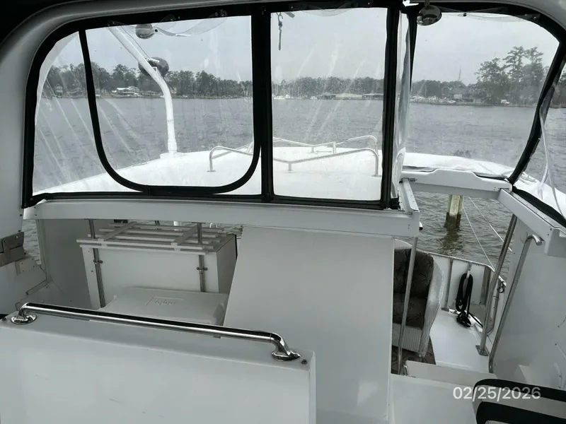 Slide: The Image of 42' Jefferson flybridge aft - 5959160