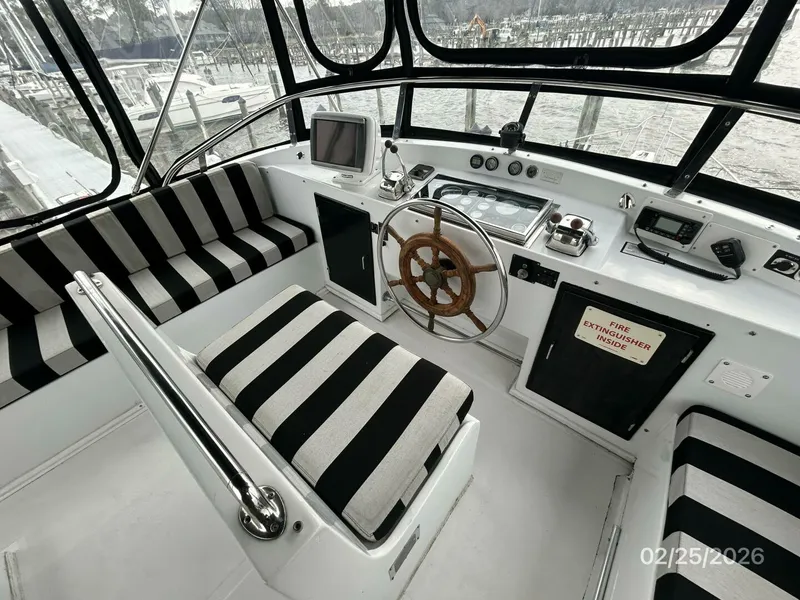 Slide: The Image of 42' Jefferson flybridge helm2 - 5959165