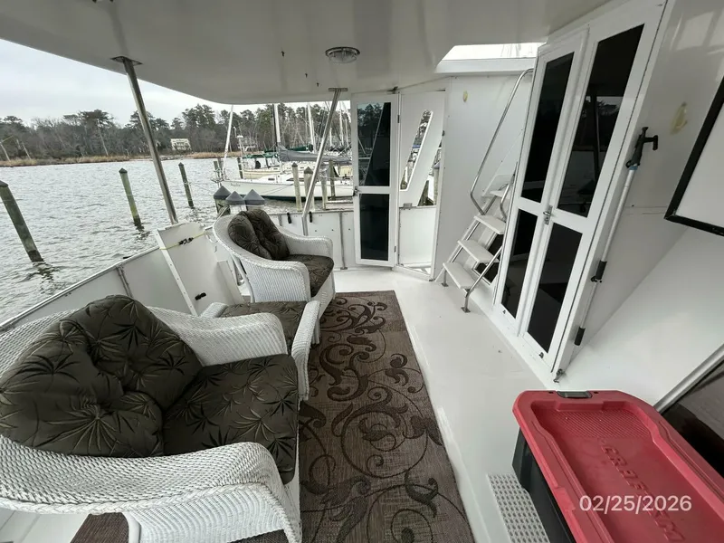 Slide: The Image of 42' Jefferson sundeck port - 5959224