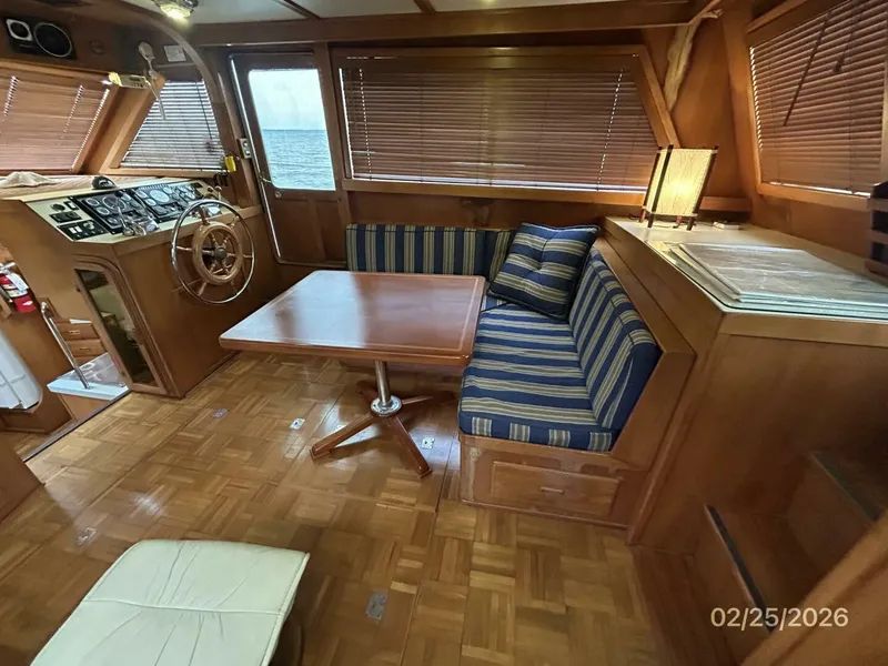 Slide: The Image of 42' Jefferson salon starboard - 5959214