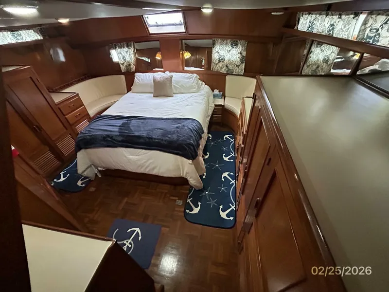 Slide: The Image of 42' Jefferson master stateroom - 5959194