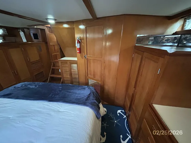 Slide: The Image of 42' Jefferson master stateroom forward - 5959192