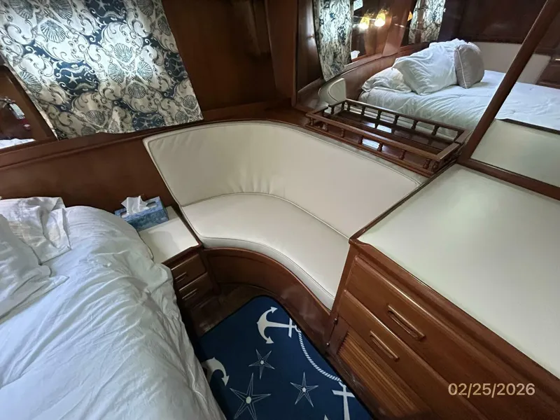 Slide: The Image of 42' Jefferson master stateroom port seating - 5959195