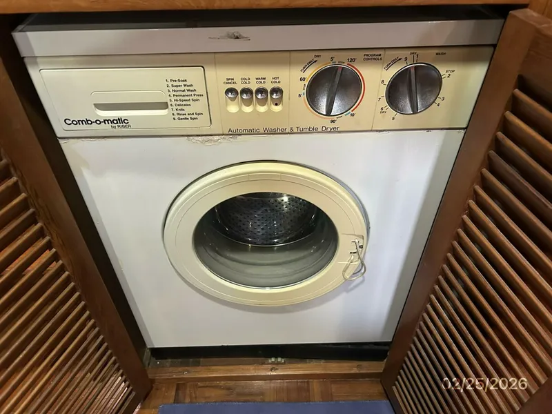 Slide: The Image of 42' Jefferson washer-dryer - 5959235