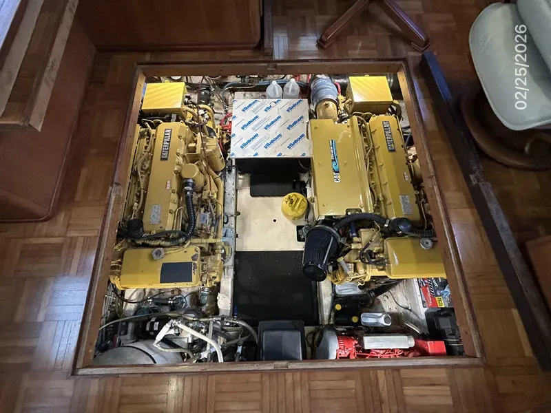 Slide: The Image of 42' Jefferson engine room access - 5959157