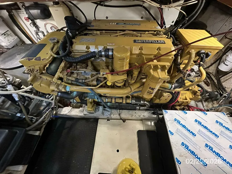 Slide: The Image of 42' Jefferson starboard main engine - 5959216