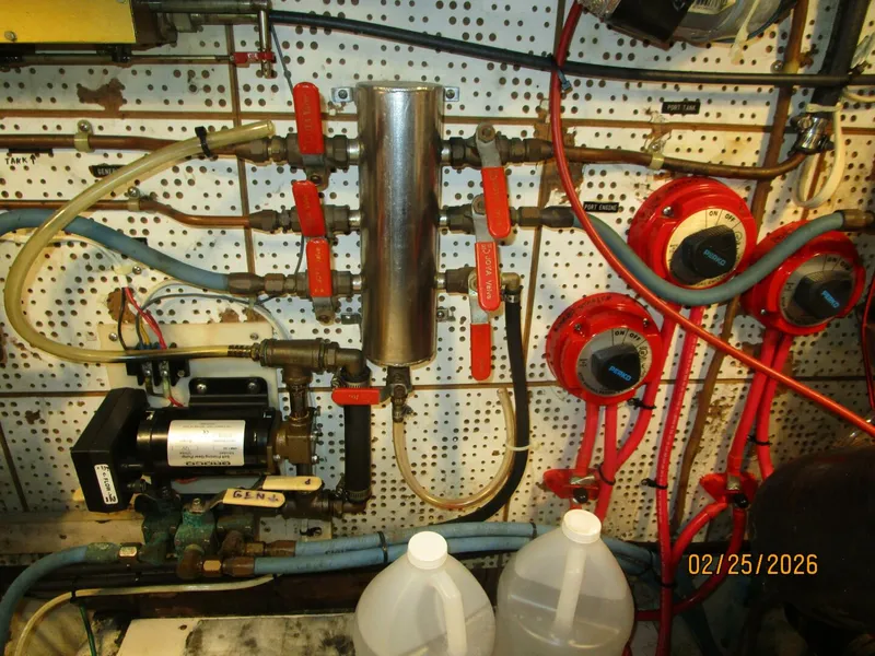 Slide: The Image of 42' Jefferson fuel manifold - 5959179