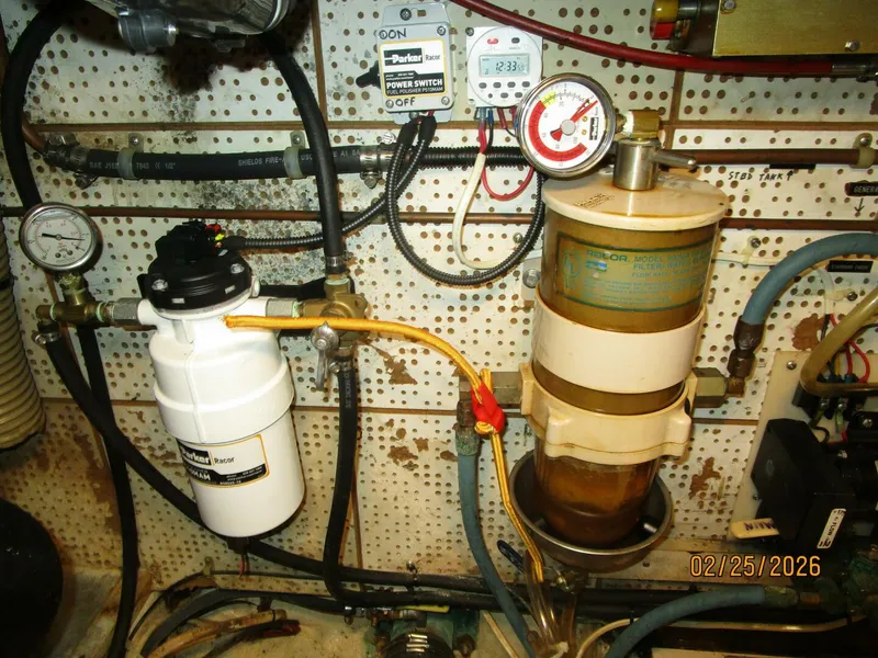 Slide: The Image of 42' Jefferson starboard Racor fuel filter-polishing system - 5959217