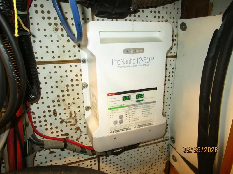 Slide: The Image of 42' Jefferson battery charger2 - 5959153