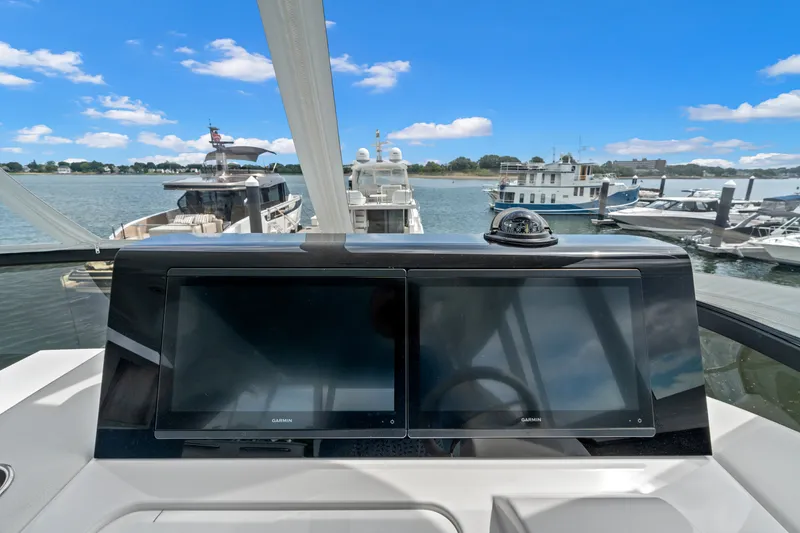 Slide: The Image of Cruisers 57 FLY 2026 - 7142070