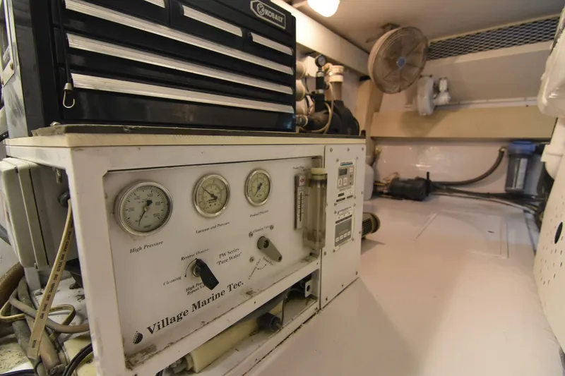 Slide: The Image of Viking 58 - Legacy -  1999 Viking 58 Convertible - Legacy - 5960039