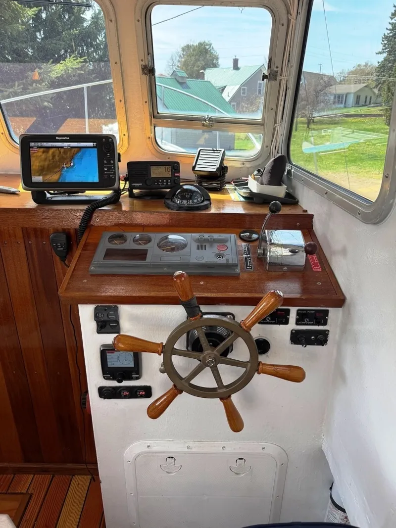 Slide: The Image of Seaworthy Downeast 28 2000 - 6121290