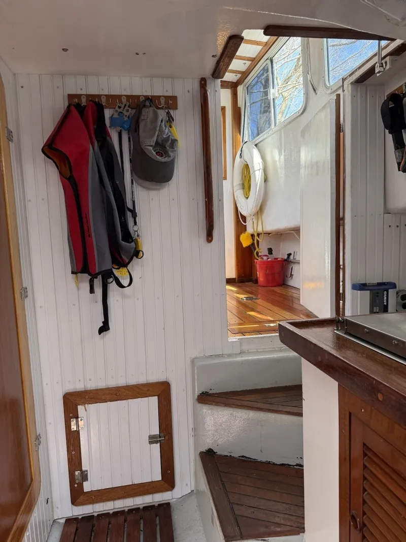 Slide: The Image of Seaworthy Downeast 28 2000 - 6121299