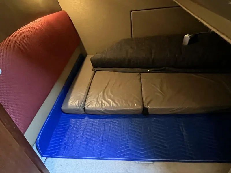 Slide: The Image of Bayliner 3788 Command Bridge 1996 - 5972666