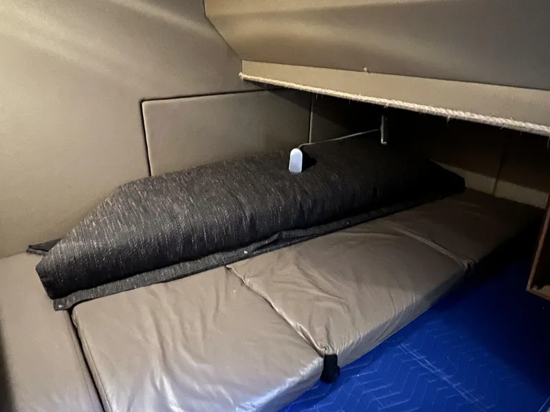 Slide: The Image of Bayliner 3788 Command Bridge 1996 - 5972667