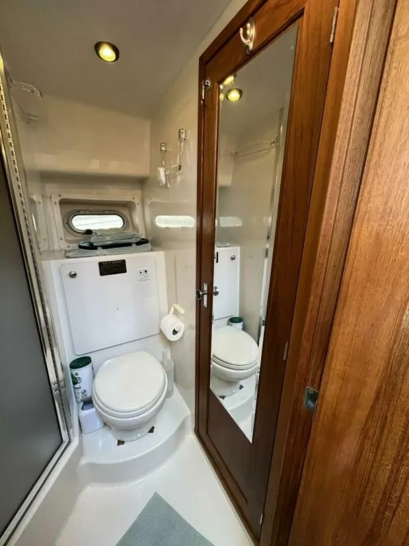 Slide: The Image of Bayliner 3788 Command Bridge 1996 - 5972671