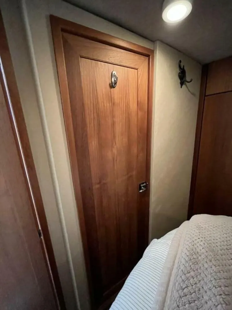 Slide: The Image of Bayliner 3788 Command Bridge 1996 - 5972678