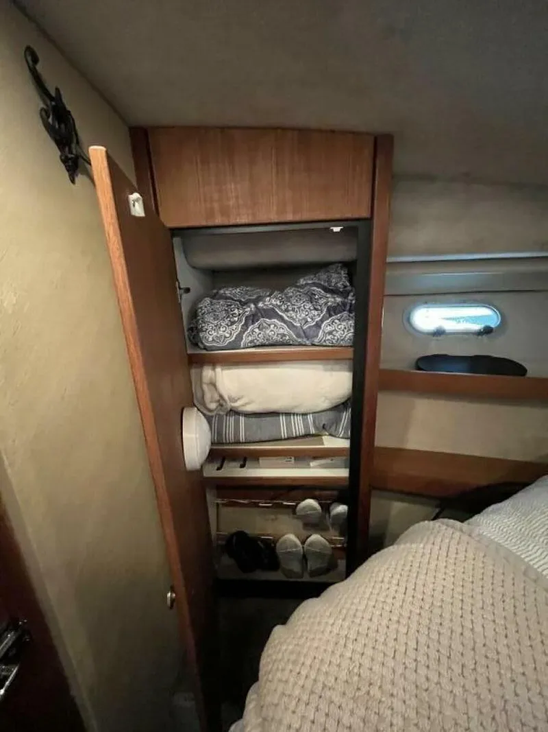 Slide: The Image of Bayliner 3788 Command Bridge 1996 - 5972680