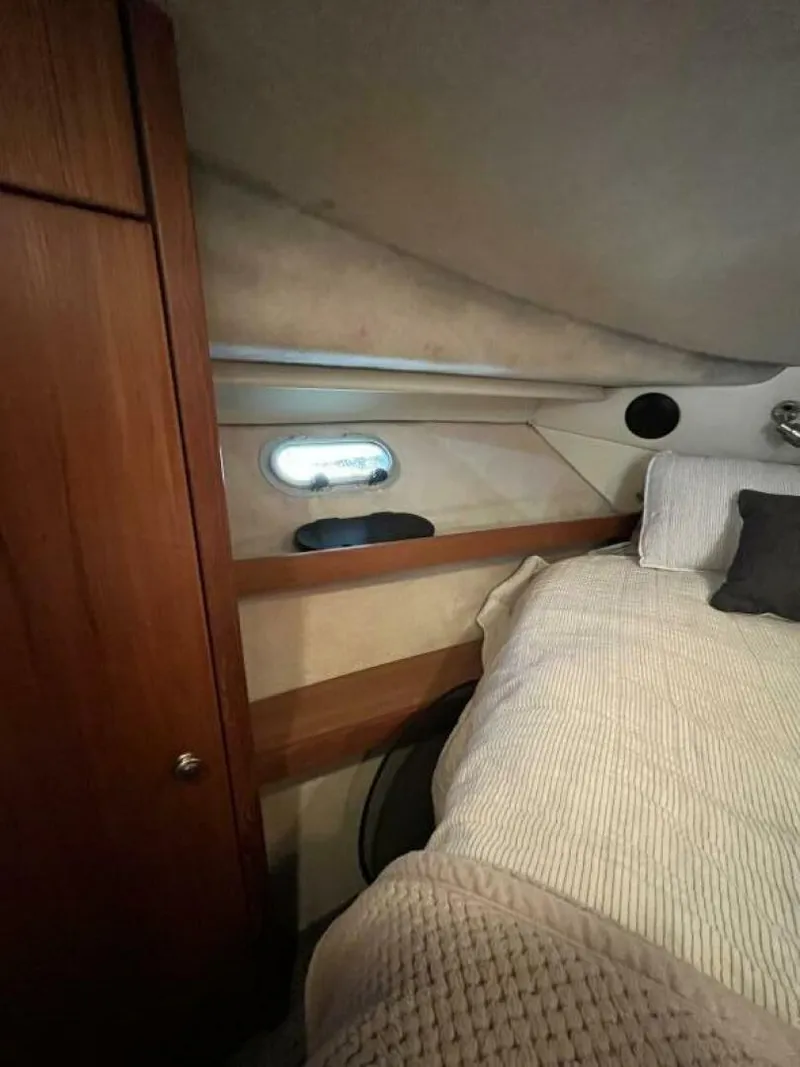 Slide: The Image of Bayliner 3788 Command Bridge 1996 - 5972681