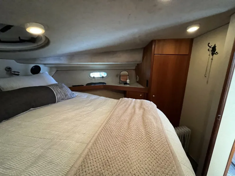 Slide: The Image of Bayliner 3788 Command Bridge 1996 - 5972682