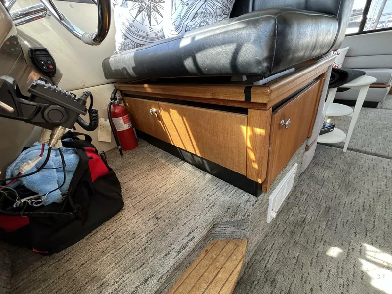 Slide: The Image of Bayliner 3788 Command Bridge 1996 - 5972683