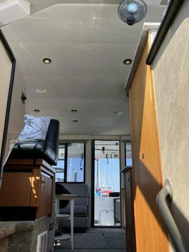 Slide: The Image of Bayliner 3788 Command Bridge 1996 - 5972689