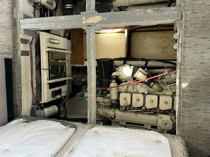 Slide: The Image of Bayliner 3788 Command Bridge 1996 - 5972695