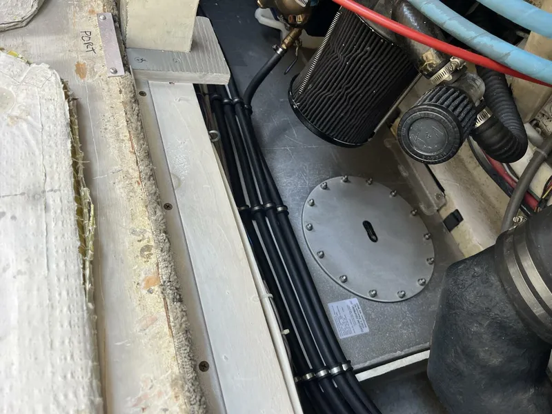 Slide: The Image of Bayliner 3788 Command Bridge 1996 - 5972701