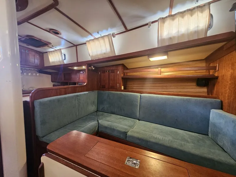 Slide: The Image of Valiant 42 CE 2010 - 5970639