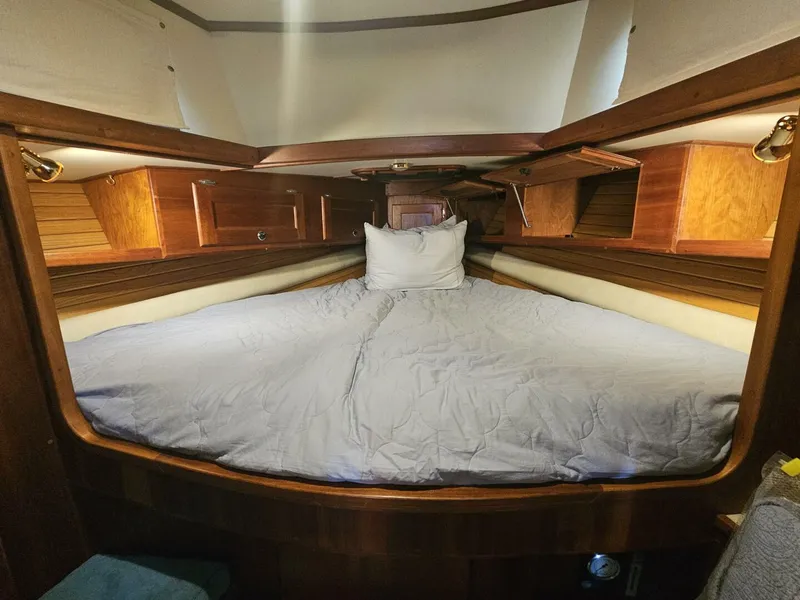 Slide: The Image of Valiant 42 CE 2010 - 5970640