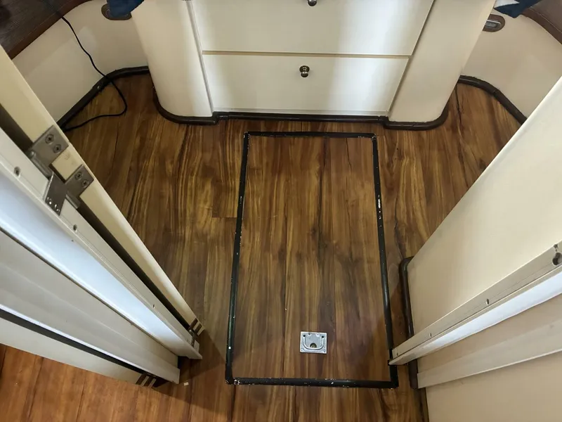 Slide: The Image of Carver 455 Aft Cabin Forward Guest Cabin Sole - 5961606