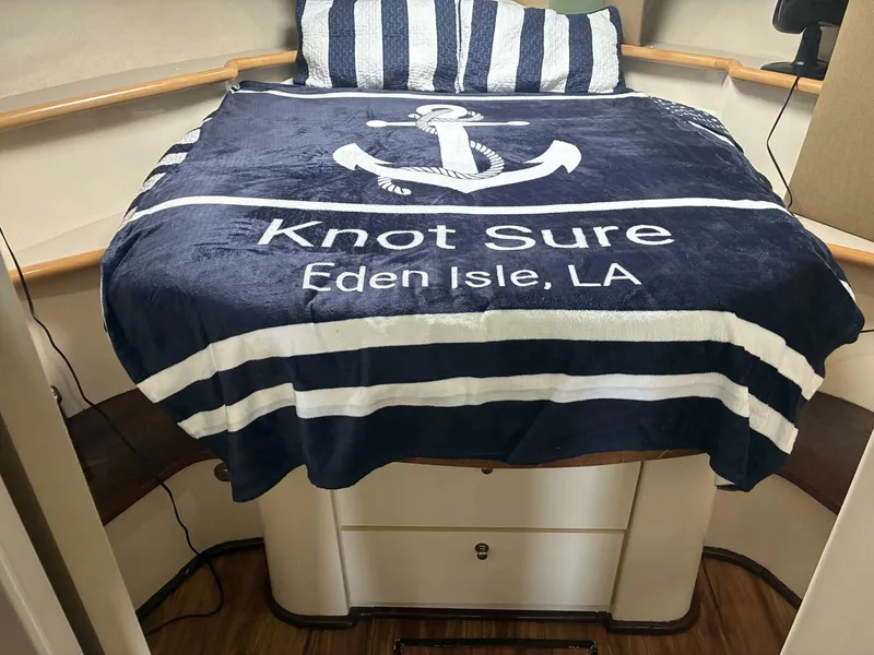 Slide: The Image of Carver 455 Aft Cabin Forward Guest Cabin Sole - 5961607