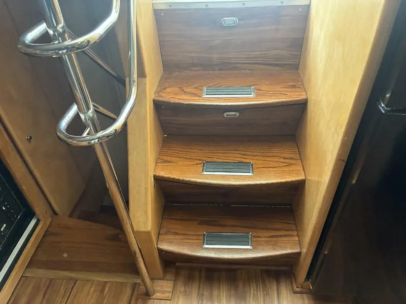 Slide: The Image of Carver 455 Aft Cabin Comp steps going from salon to aft deck - 5961603