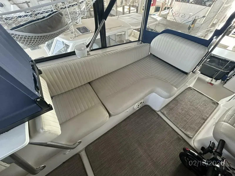 Slide: The Image of 43' Mainship flybridge starboard aft seating - 5961197