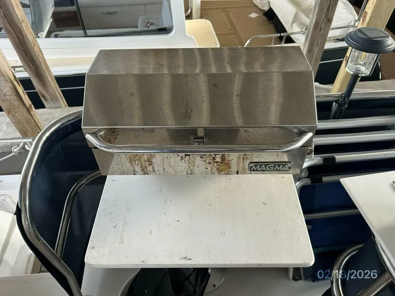 Slide: The Image of 43' Mainship BBQ grill - 5961185