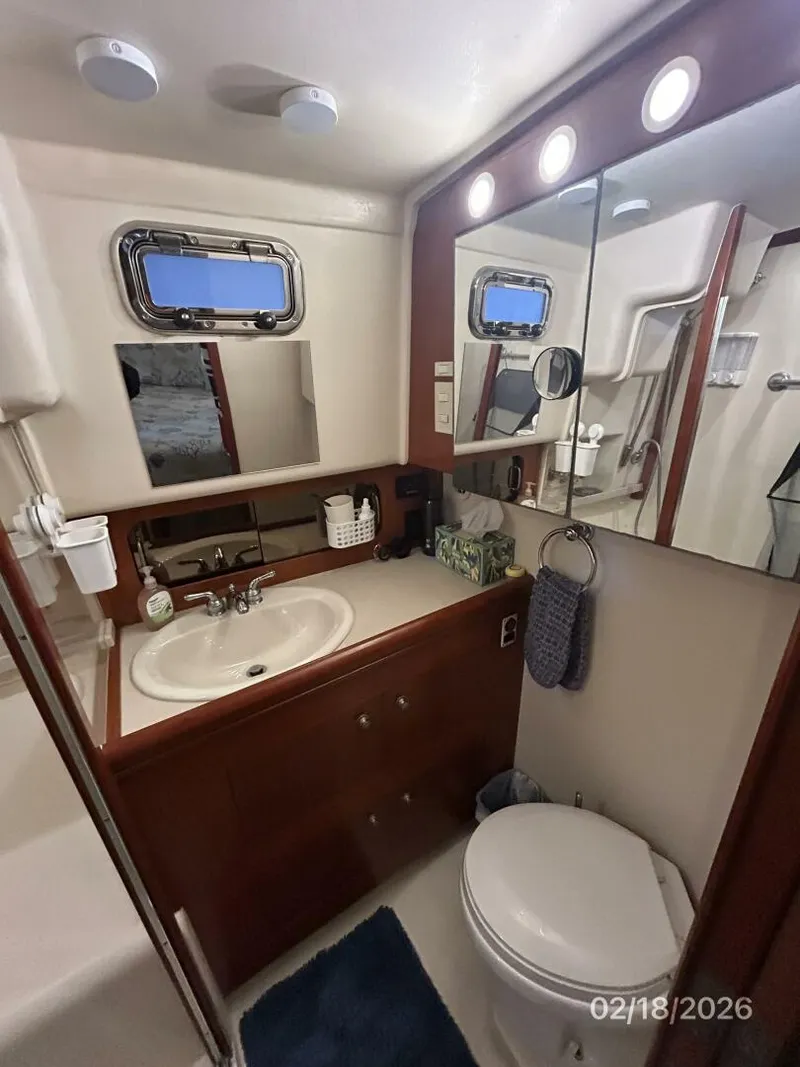 Slide: The Image of 43' Mainship master stateroom head - 5961261