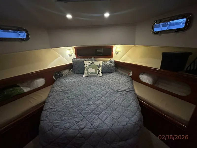 Slide: The Image of 43' Mainship guest stateroom - 5961209