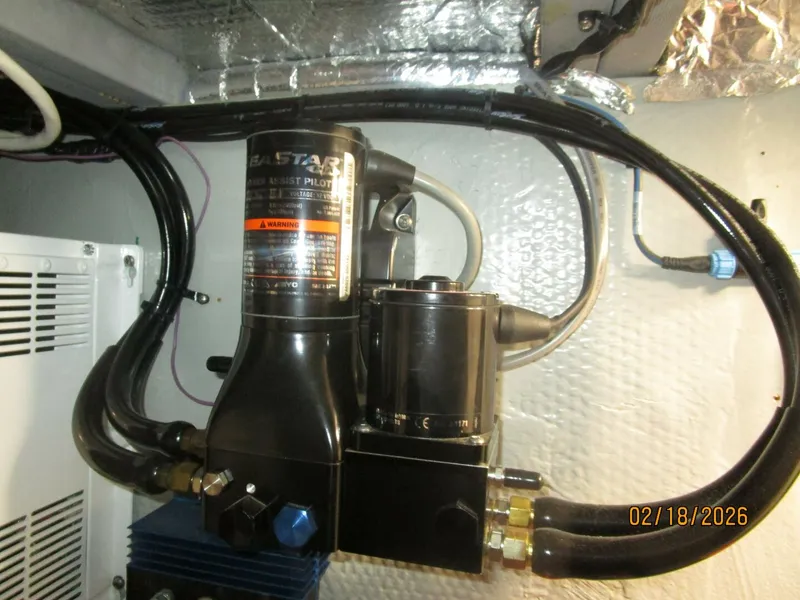 Slide: The Image of 43' Mainship steering system - 5961283