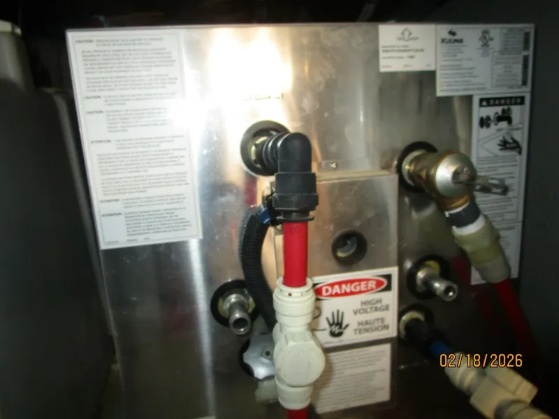 Slide: The Image of 43' Mainship water heater - 5961300