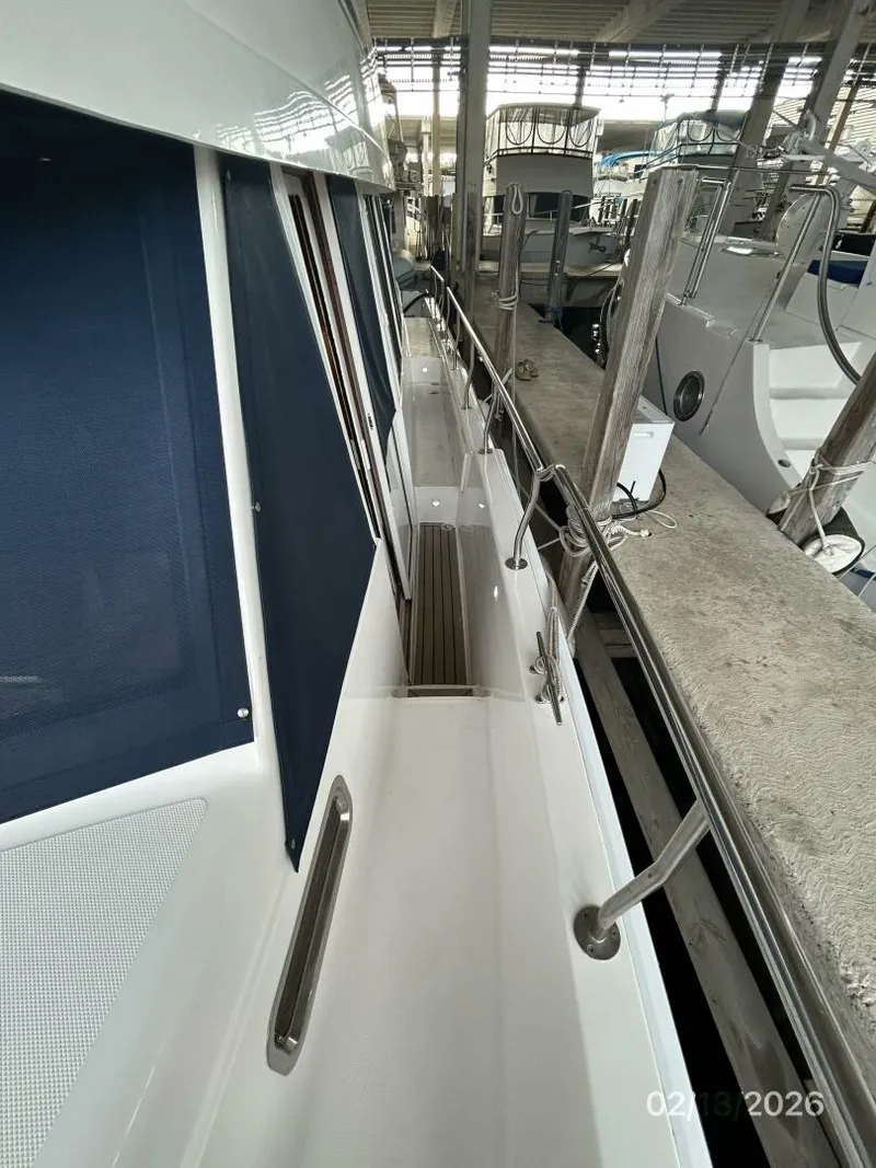 Slide: The Image of 43' Mainship port side deck1 - 5961273