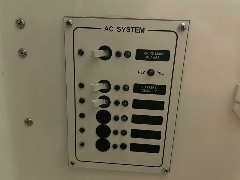 Slide: The Image of Hunt 25 Surfhunter 2005 - 5962382